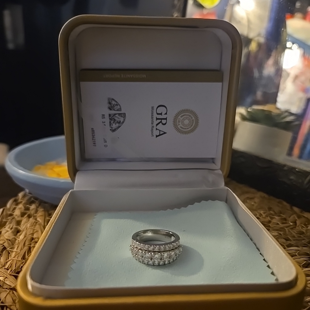 GRA Authenticity Silver Cut Diamond Monssinate 1.9 Ct Ring